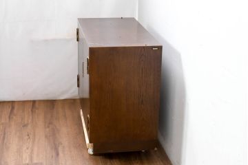 中古　カリモク家具(karimoku)　domani(ドマーニ)　Morganton(モーガントン)　シンプルでエレガントなサイドキャビネット(サイドボード、収納棚、戸棚、テレビ台、テレビボード)(定価約25万円)(R-083360)