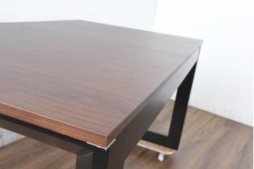 中古　ARMONIA(アルモニア)　ウォールナット天板の上質な風合いと直線的で洗練されたモダンデザインが魅力のエクステンションテーブル(エクステンションダイニングテーブル、伸長式テーブル、拡張式テーブル、食卓、4人掛け、6人掛け、4人用、6人用)(R-083363)