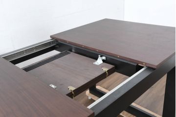 中古　ARMONIA(アルモニア)　ウォールナット天板の上質な風合いと直線的で洗練されたモダンデザインが魅力のエクステンションテーブル(エクステンションダイニングテーブル、伸長式テーブル、拡張式テーブル、食卓、4人掛け、6人掛け、4人用、6人用)(R-083363)
