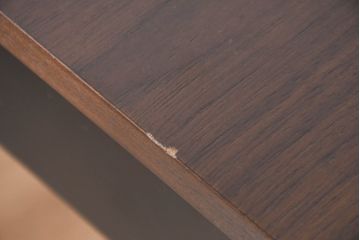 中古　ARMONIA(アルモニア)　ウォールナット天板の上質な風合いと直線的で洗練されたモダンデザインが魅力のエクステンションテーブル(エクステンションダイニングテーブル、伸長式テーブル、拡張式テーブル、食卓、4人掛け、6人掛け、4人用、6人用)(R-083363)