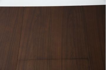 中古　ARMONIA(アルモニア)　ウォールナット天板の上質な風合いと直線的で洗練されたモダンデザインが魅力のエクステンションテーブル(エクステンションダイニングテーブル、伸長式テーブル、拡張式テーブル、食卓、4人掛け、6人掛け、4人用、6人用)(R-083363)