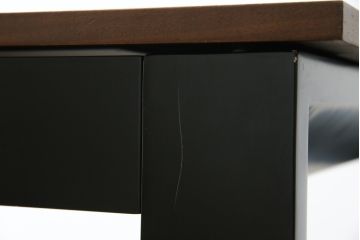中古　ARMONIA(アルモニア)　ウォールナット天板の上質な風合いと直線的で洗練されたモダンデザインが魅力のエクステンションテーブル(エクステンションダイニングテーブル、伸長式テーブル、拡張式テーブル、食卓、4人掛け、6人掛け、4人用、6人用)(R-083363)