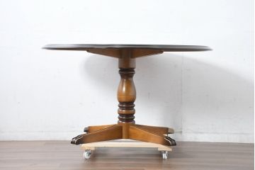 中古　カリモク家具(karimoku)　COLONIAL(コロニアル)シリーズ　カントリースタイルの柔らかな雰囲気の丸型ダイニングテーブル(ラウンドテーブル、丸テーブル、二人掛け、四人掛け、2人用、4人用、円卓)(R-083364)