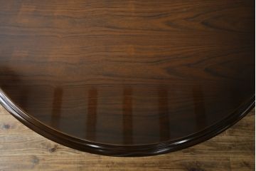 中古　カリモク家具(karimoku)　COLONIAL(コロニアル)シリーズ　カントリースタイルの柔らかな雰囲気の丸型ダイニングテーブル(ラウンドテーブル、丸テーブル、二人掛け、四人掛け、2人用、4人用、円卓)(R-083364)