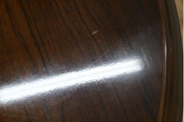 中古　カリモク家具(karimoku)　COLONIAL(コロニアル)シリーズ　カントリースタイルの柔らかな雰囲気の丸型ダイニングテーブル(ラウンドテーブル、丸テーブル、二人掛け、四人掛け、2人用、4人用、円卓)(R-083364)