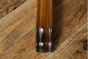 中古　カリモク家具(karimoku)　COLONIAL(コロニアル)シリーズ　カントリースタイルの柔らかな雰囲気の丸型ダイニングテーブル(ラウンドテーブル、丸テーブル、二人掛け、四人掛け、2人用、4人用、円卓)(R-083364)