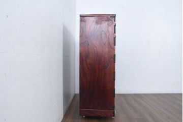 中古　岩谷堂箪笥　動きのある杢目と存在感のある金具が魅力的な衣装箪笥(収納タンス、和箪笥、整理箪笥、引き出し)(R-083365)