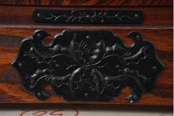 中古　岩谷堂箪笥　動きのある杢目と存在感のある金具が魅力的な衣装箪笥(収納タンス、和箪笥、整理箪笥、引き出し)(R-083365)