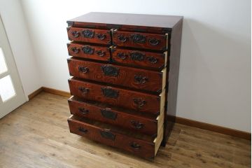 中古　岩谷堂箪笥　動きのある杢目と存在感のある金具が魅力的な衣装箪笥(収納タンス、和箪笥、整理箪笥、引き出し)(R-083365)