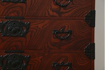 中古　岩谷堂箪笥　動きのある杢目と存在感のある金具が魅力的な衣装箪笥(収納タンス、和箪笥、整理箪笥、引き出し)(R-083365)