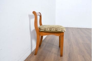 中古　横浜ダニエル(daniel)　優雅な佇まいのチェア1脚(ダイニングチェア、椅子、イス、アームレスチェア)(R-083366)