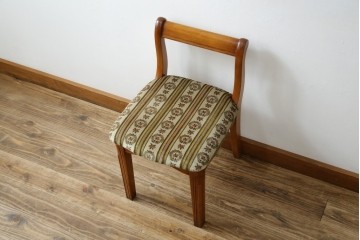 中古　横浜ダニエル(daniel)　優雅な佇まいのチェア1脚　(R-083366)