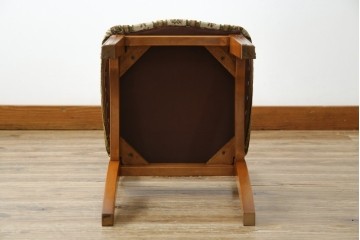 中古　横浜ダニエル(daniel)　優雅な佇まいのチェア1脚　(R-083366)