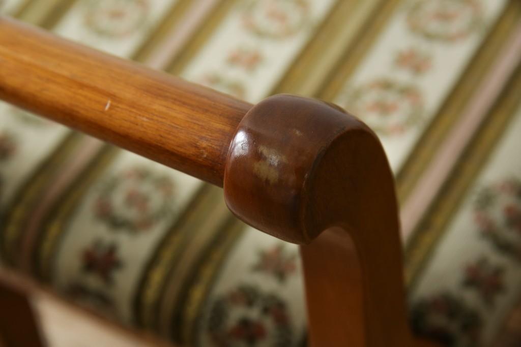 中古　横浜ダニエル(daniel)　優雅な佇まいのチェア1脚　(R-083366)