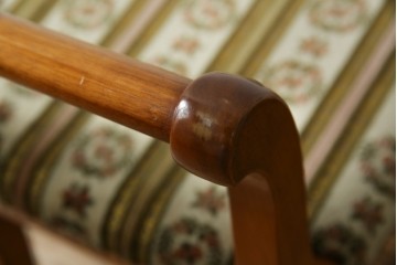 中古　横浜ダニエル(daniel)　優雅な佇まいのチェア1脚　(R-083366)