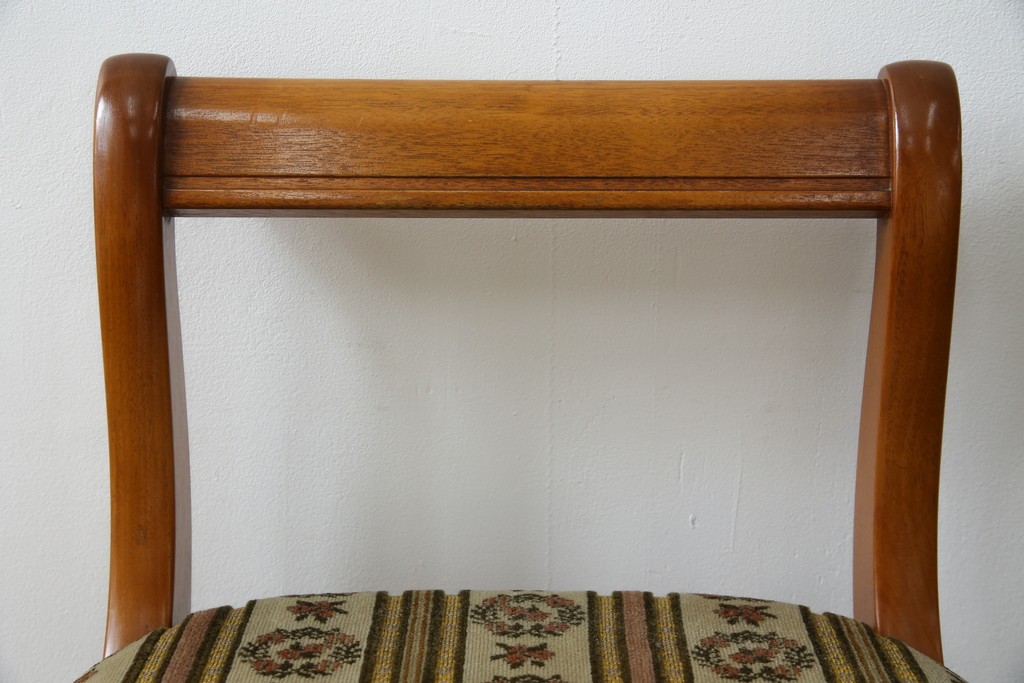 中古　横浜ダニエル(daniel)　優雅な佇まいのチェア1脚　(R-083366)