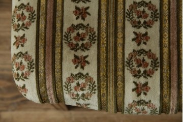 中古　横浜ダニエル(daniel)　優雅な佇まいのチェア1脚　(R-083366)