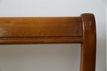 中古　横浜ダニエル(daniel)　優雅な佇まいのチェア1脚　(R-083366)