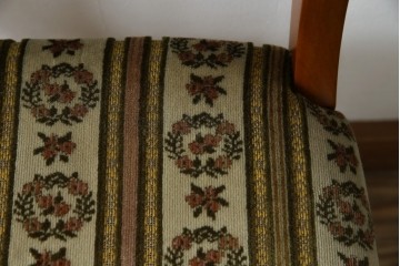 中古　横浜ダニエル(daniel)　優雅な佇まいのチェア1脚　(R-083366)