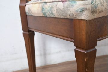 中古　maruni(マルニ木工)　品のある佇まいが魅力的なチェア1脚(ダイニングチェア、椅子、イス、アームレスチェア)(R-083368)