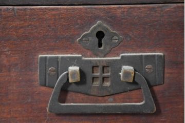 和製アンティーク　ロータイプ　歴史を感じる風合いを大切にしながらも現代のライフスタイルにも活用できる古い栓材のライティングビューロー(簿記机、ワークデスク、在宅用、在宅ワーク用、サイドチェスト、引き出し)(R-083369)