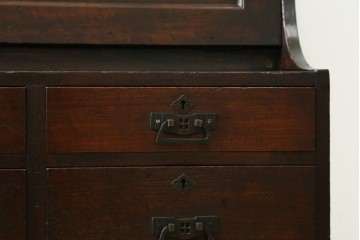 和製アンティーク　ロータイプ　歴史を感じる風合いを大切にしながらも現代のライフスタイルにも活用できる古い栓材のライティングビューロー　(R-083369)