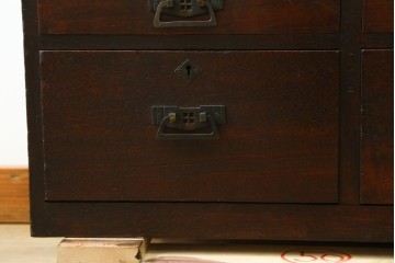 和製アンティーク　ロータイプ　歴史を感じる風合いを大切にしながらも現代のライフスタイルにも活用できる古い栓材のライティングビューロー　(R-083369)