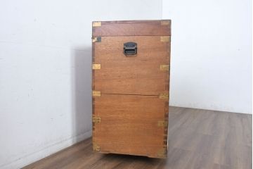 和製アンティーク　希少デザイン!!　くすの木(楠)の温もりが感じられるハンガー付き衣装トランク (木箱、ブランケットボックス、トランクテーブル、センターテーブル、サイドテーブル、収納箱、店舗什器)(R-083370)