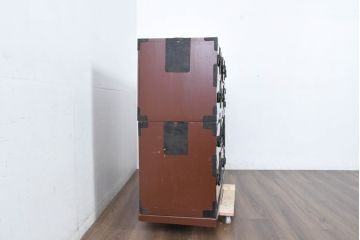 和製アンティーク　上手物!!　超美品　専門店にて木地呂塗り直し　唐獅子金具の存在感が目を引く和箪笥(衣装箪笥、和タンス、収納たんす、引き出し、重ねタンス、バラ売り可能)(R-083371)