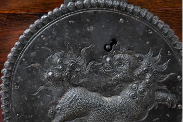 和製アンティーク　上手物!!　超美品　専門店にて木地呂塗り直し　唐獅子金具の存在感が目を引く和箪笥(衣装箪笥、和タンス、収納たんす、引き出し、重ねタンス、バラ売り可能)(R-083371)