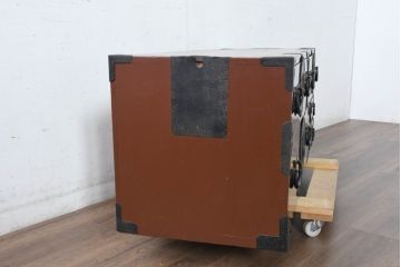 和製アンティーク　上手物!!　超美品　専門店にて木地呂塗り直し　唐獅子金具の存在感が目を引くローボード(テレビ台、テレビボード、和たんす、収納箪笥、衣装箪笥、引き出し)(R-083372)