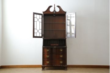 アメリカビンテージ　老舗工房　Jasper Cabinet(ジャスパーキャビネット)社　クラッシックデザインの小振りなビューローブックケース(ライディングビューロー、ライティングデスク、机、ワークデスク、本箱、本棚、飾り棚、収納棚、戸棚、引き出し、在宅用、在宅ワーク用、簿記机、ヴィンテージ)(R-083374)