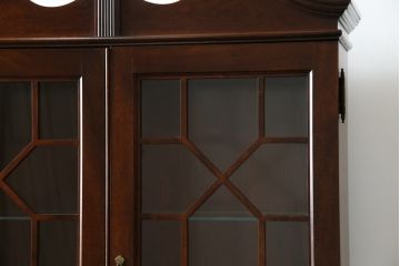 アメリカビンテージ　老舗工房　Jasper Cabinet(ジャスパーキャビネット)社　クラッシックデザインの小振りなビューローブックケース(ライディングビューロー、ライティングデスク、机、ワークデスク、本箱、本棚、飾り棚、収納棚、戸棚、引き出し、在宅用、在宅ワーク用、簿記机、ヴィンテージ)(R-083374)