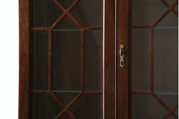 アメリカビンテージ　老舗工房　Jasper Cabinet(ジャスパーキャビネット)社　クラッシックデザインの小振りなビューローブックケース(ライディングビューロー、ライティングデスク、机、ワークデスク、本箱、本棚、飾り棚、収納棚、戸棚、引き出し、在宅用、在宅ワーク用、簿記机、ヴィンテージ)(R-083374)