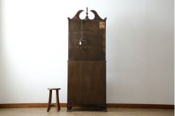 アメリカビンテージ　老舗工房　Jasper Cabinet(ジャスパーキャビネット)社　クラッシックデザインの小振りなビューローブックケース(ライディングビューロー、ライティングデスク、机、ワークデスク、本箱、本棚、飾り棚、収納棚、戸棚、引き出し、在宅用、在宅ワーク用、簿記机、ヴィンテージ)(R-083374)