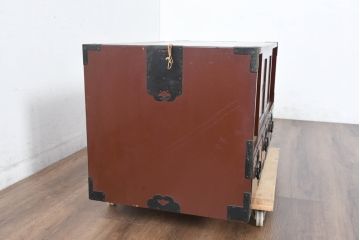 和製アンティーク　美品!!　前面欅(ケヤキ)材　漆塗り　重厚な手打ち金具と美しい杢目が魅力的な作りの良いローボード(テレビ台、テレビボード、和タンス、収納たんす、戸棚、収納棚)(R-083376)