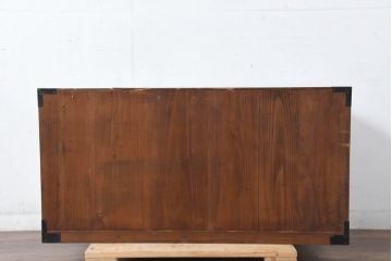 和製アンティーク　美品!!　前面欅(ケヤキ)材　漆塗り　重厚な手打ち金具と美しい杢目が魅力的な作りの良いローボード(テレビ台、テレビボード、和タンス、収納たんす、戸棚、収納棚)(R-083376)
