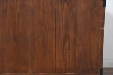 和製アンティーク　美品!!　前面欅(ケヤキ)材　漆塗り　重厚な手打ち金具と美しい杢目が魅力的な作りの良いローボード(テレビ台、テレビボード、和タンス、収納たんす、戸棚、収納棚)(R-083376)