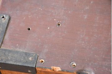 和製アンティーク　美品!!　前面欅(ケヤキ)材　漆塗り　重厚な手打ち金具と美しい杢目が魅力的な作りの良いローボード(テレビ台、テレビボード、和タンス、収納たんす、戸棚、収納棚)(R-083376)
