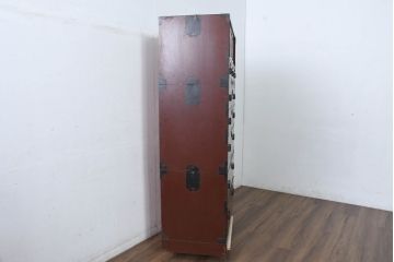 和製アンティーク　美品!!　前面欅(ケヤキ)材　漆塗り　重厚な手打ち金具と美しい杢目が魅力的な作りの良い三段重ね和箪笥(衣装箪笥、和タンス、収納たんす、引き出し、重ねタンス、バラ売り可能)(R-083379)