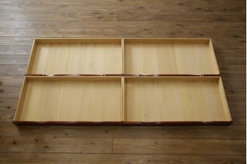 和製アンティーク 美品!! 前面欅(ケヤキ)材 漆塗り 重厚な手打ち金具と美しい杢目が魅力的な作りの良いローボード(テレビ台、テレビボード、和タンス、収納たんす、引き出し、ローチェスト、観音箪笥)(R-083381)