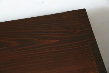 和製アンティーク 美品!! 前面欅(ケヤキ)材 漆塗り 重厚な手打ち金具と美しい杢目が魅力的な作りの良いローボード(テレビ台、テレビボード、和タンス、収納たんす、引き出し、ローチェスト、観音箪笥)(R-083381)