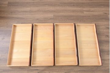 和製アンティーク　美品!!　前面欅(ケヤキ)材　漆塗り　重厚な手打ち金具と美しい杢目が魅力的な作りの良い三段重ね和箪笥(衣装箪笥、和タンス、収納たんす、引き出し、重ねタンス、バラ売り可能)(R-083383)