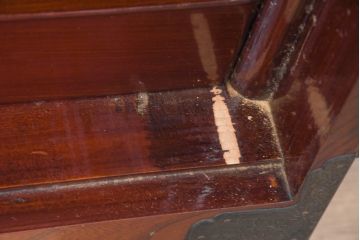 和製アンティーク　美品!!　前面欅(ケヤキ)材　漆塗り　重厚な手打ち金具と美しい杢目が魅力的な作りの良い三段重ね和箪笥(衣装箪笥、和タンス、収納たんす、引き出し、重ねタンス、バラ売り可能)(R-083383)