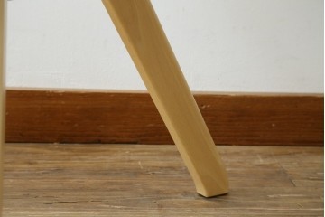 新古　未使用展示品　超美品　イタリア　マジス(MAGIS)　ナチュラルウッド×ホワイトの洗練された配色が魅力の昇降式丸テーブル　(R-083390)