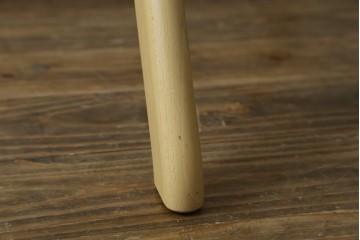 新古　未使用展示品　超美品　イタリア　マジス(MAGIS)　ナチュラルウッド×ホワイトの洗練された配色が魅力の昇降式丸テーブル　(R-083390)