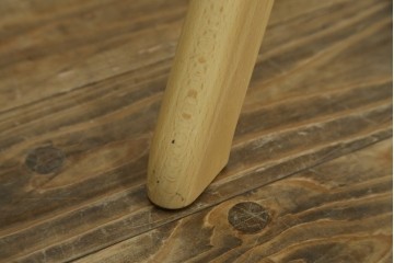 新古　未使用展示品　超美品　イタリア　マジス(MAGIS)　ナチュラルウッド×ホワイトの洗練された配色が魅力の昇降式丸テーブル　(R-083390)