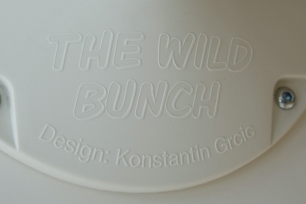 新古　未使用展示品　超美品　イタリア　マジス(MAGIS)　ナチュラルウッド×ホワイトの洗練された配色が魅力の昇降式丸テーブル　(R-083390)