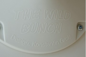 新古　未使用展示品　超美品　イタリア　マジス(MAGIS)　ナチュラルウッド×ホワイトの洗練された配色が魅力の昇降式丸テーブル　(R-083390)