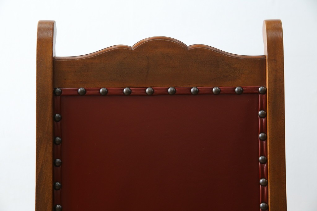 中古　横浜クラシック家具　ダニエル(daniel)　ミッシェル(Michel)サイドチェア　A-504　本革(レザー)　格式ある佇まいが置くだけで絵になるダイニングチェア　(R-083391)